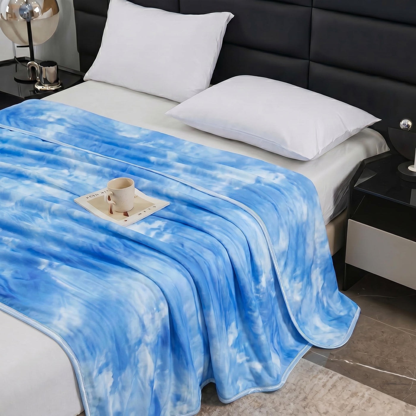 BEDHACKER blue cloud print cooling blanket